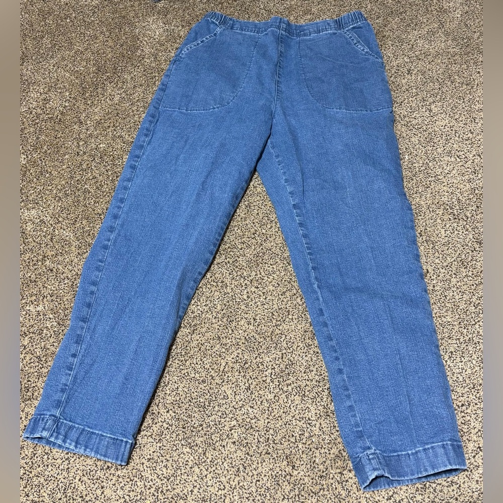 Croft & Barrow women’s PL Elastic waist jeans 2 front pockets 36” waist to hem